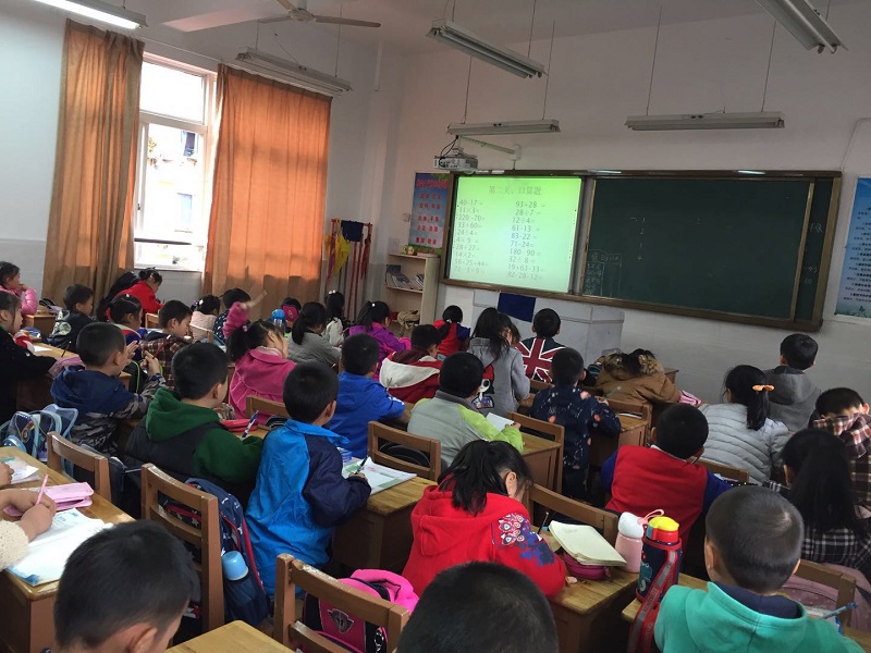 ����ʵ��Сѧ���е��Ľ�ѧ��Ȥζ�������