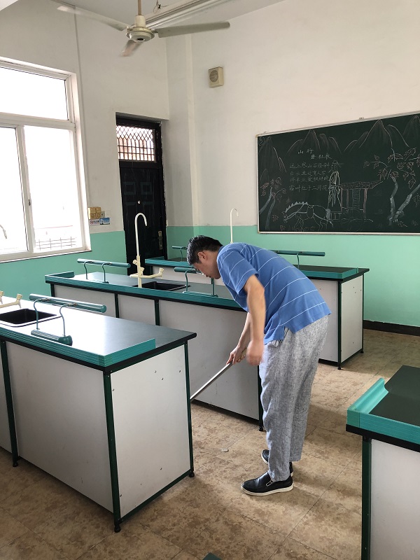 【创卫进行时】——昌河实验小学功能室开展环境卫生整治工作