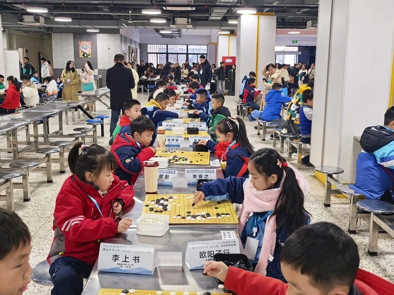 �ڰ׶��������� �����άչ��ɡ�������ʵ��СѧΧ������ϲ��